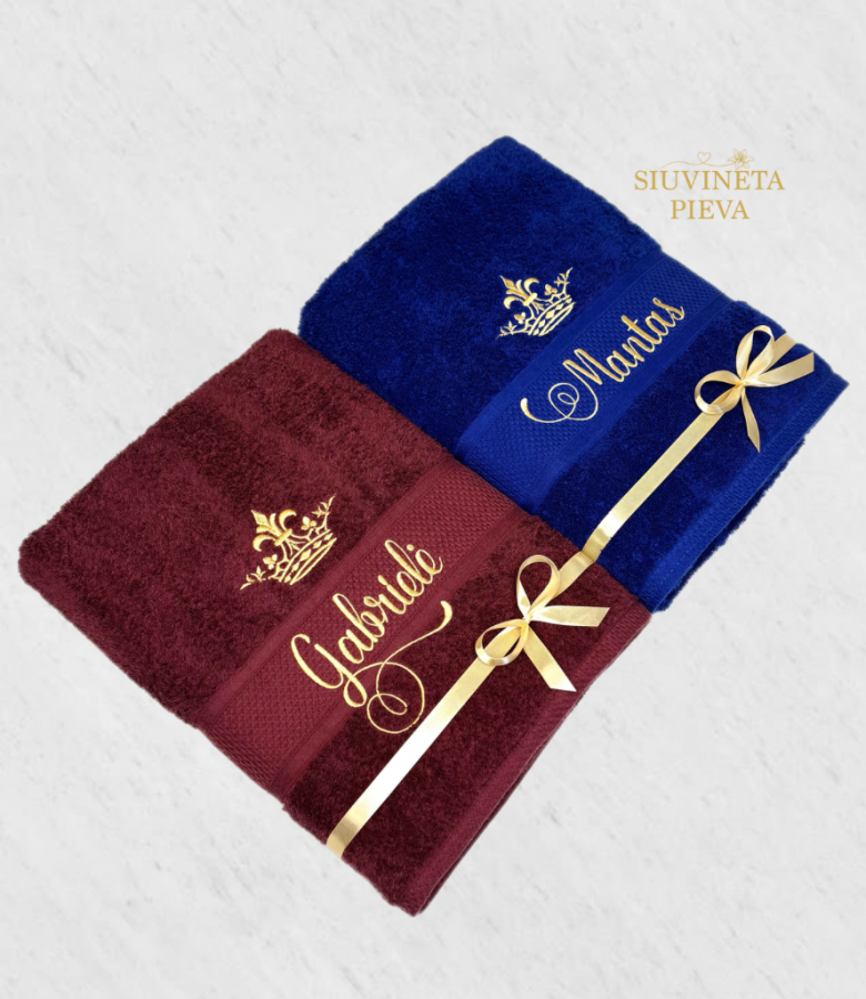  Rankšluostis su vardu ir karūna (2)