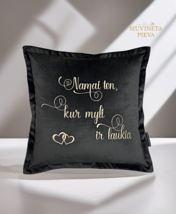 Pagalvėlė “Ten, kur myli ir laukia”
