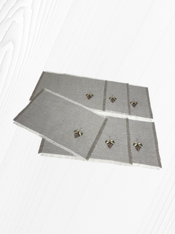 Kalėdiniai stalo takeliai 