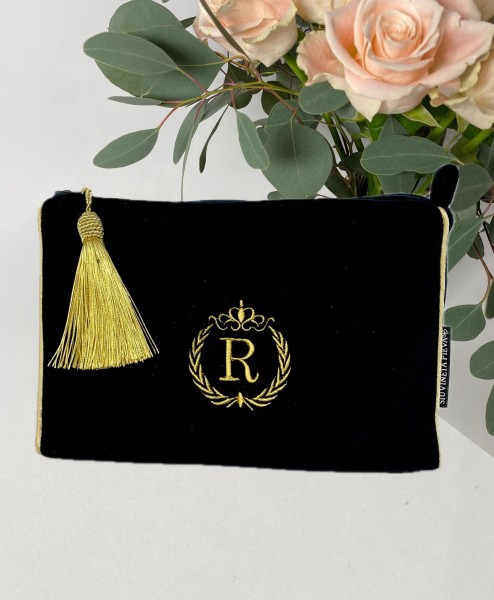 Kosmetinė su pasirinktu inicialu