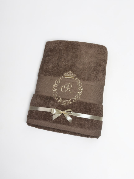 Rankšluostis inicialas ornamente (1)