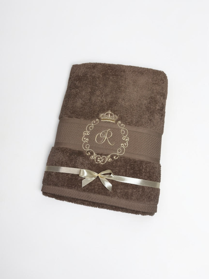 Rankšluostis inicialas ornamente (1)