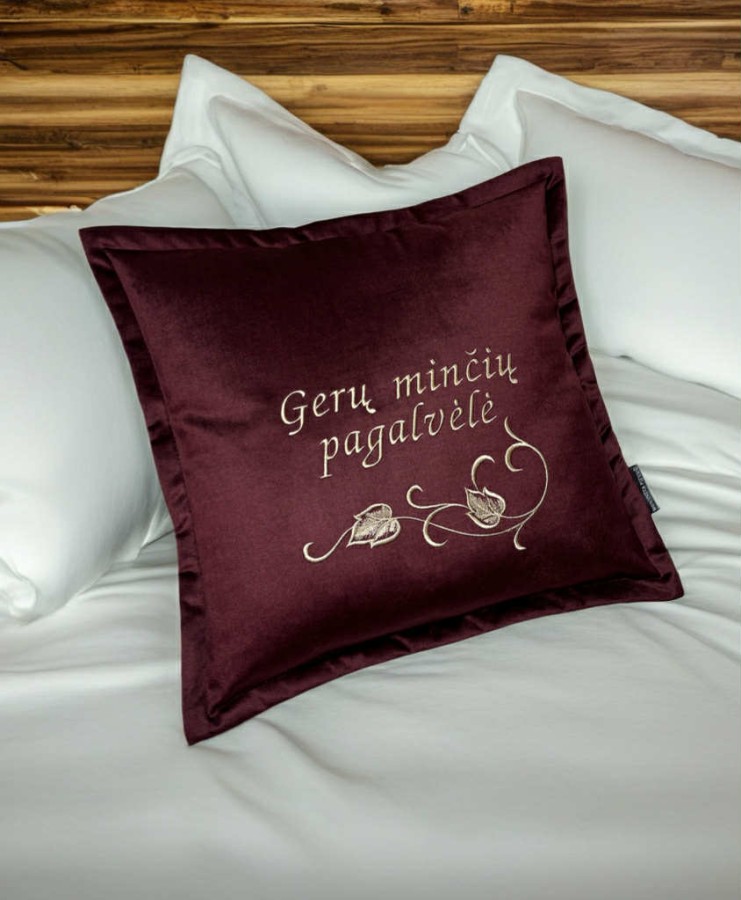 Siuvinėta "Gerų minčių" pagalvėlė