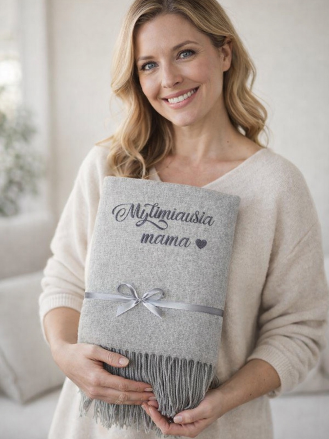 Pledas, išsiuvinėtas kliento tekstu