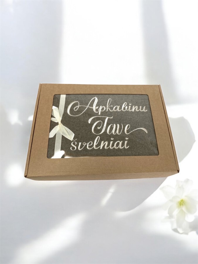 Dovanų dėžutė pledui