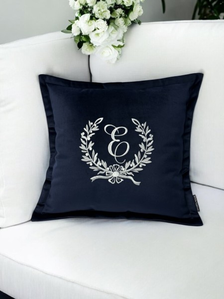 Pagalvėlė su inicialu "Ramunė"