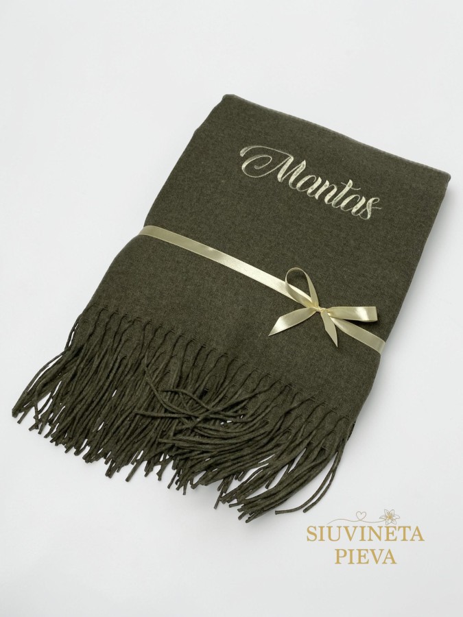 Pledas, išsiuvinėtas pasirinktu vardu