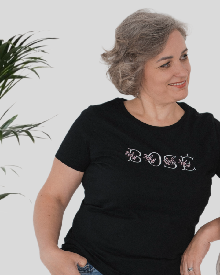 Siuvinėti marškinėliai “Bosė”