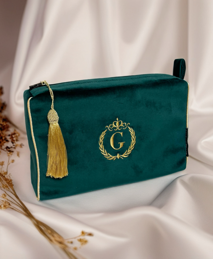 Kosmetinė su inicialu "G" žalia